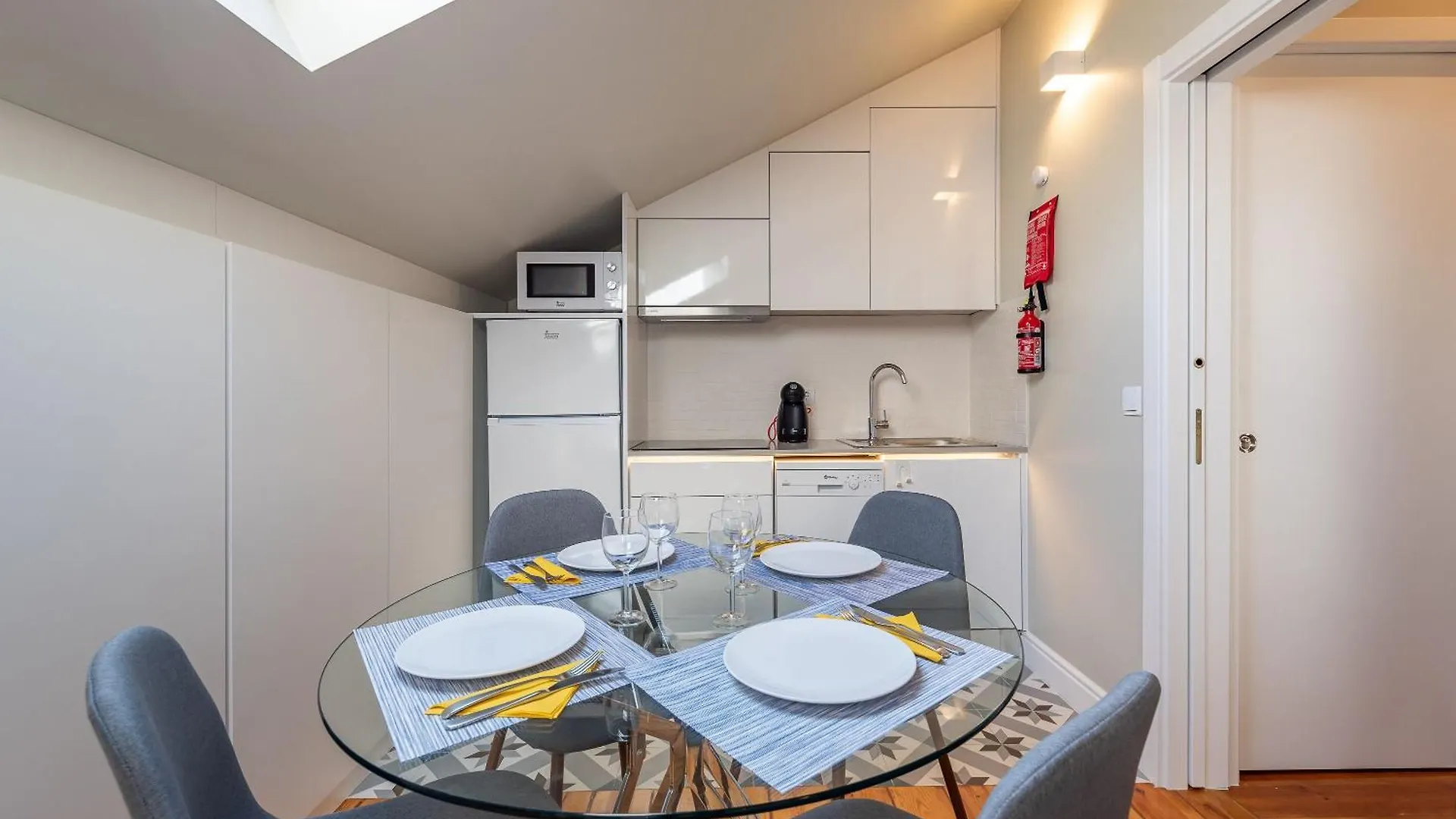 Stilvolle Moderne Wohnung In Der Innenstadt Von Lissabon Portugal