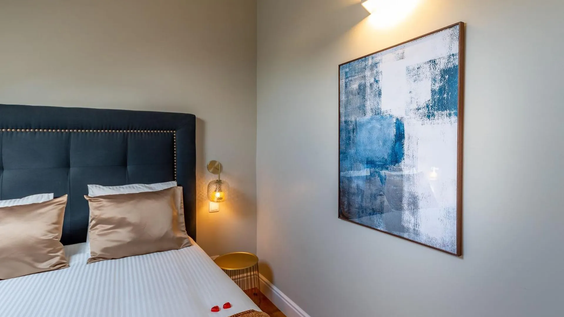 Stilvolle Moderne Wohnung In Der Innenstadt Von Lissabon 0*, Lisbon